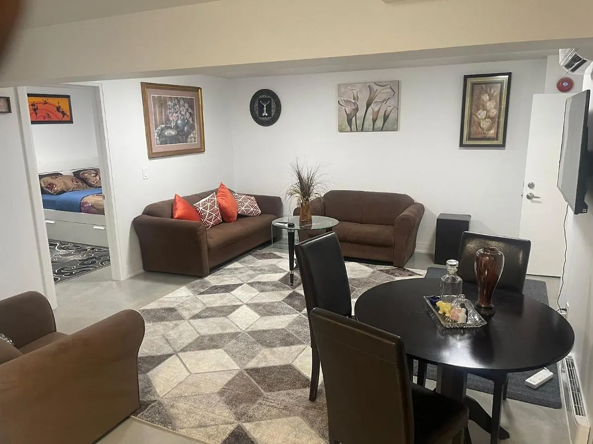 Appartement Bright Parkdale Court - Little Portugal W/ Free Parking à Toronto
