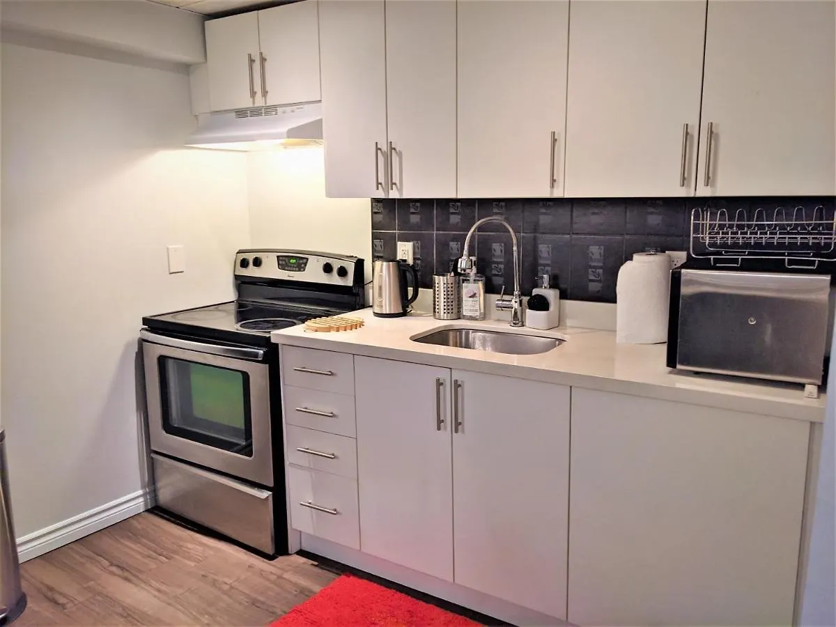 Appartement Bright Parkdale Court - Little Portugal W/ Free Parking à Toronto