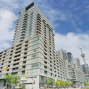 Apartment Three-bedroom With Free Parking Nearby Cn Tower With Lake View, Toronto