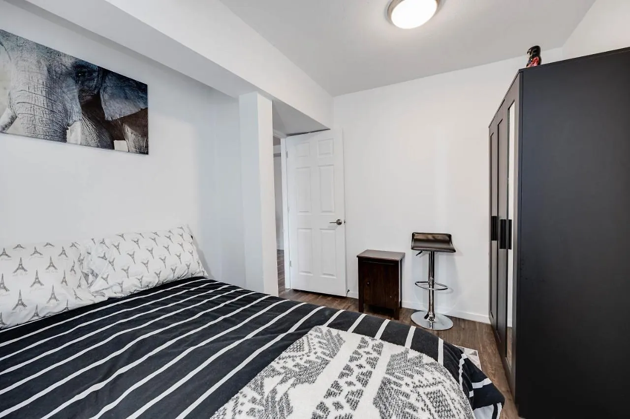Bright Parkdale Court - Little Portugal W/ Free Parking Lägenhet Toronto