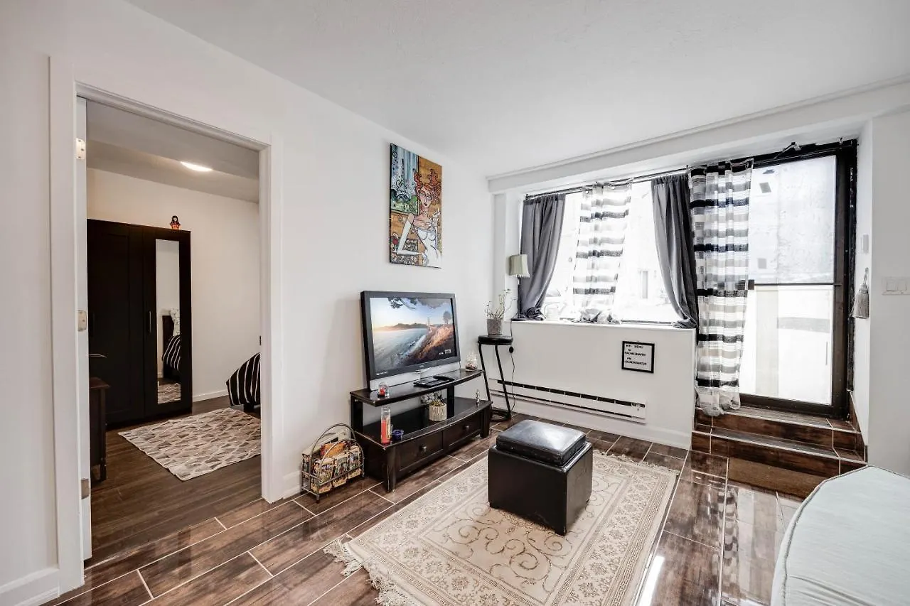 Bright Parkdale Court - Little Portugal W/ Free Parking Lejlighed Toronto 0*,