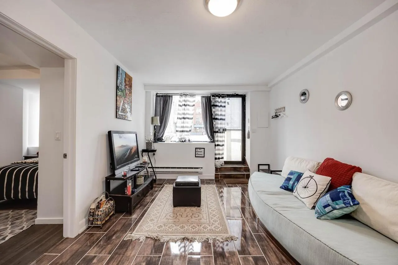 Bright Parkdale Court - Little Portugal W/ Free Parking Lejlighed Toronto