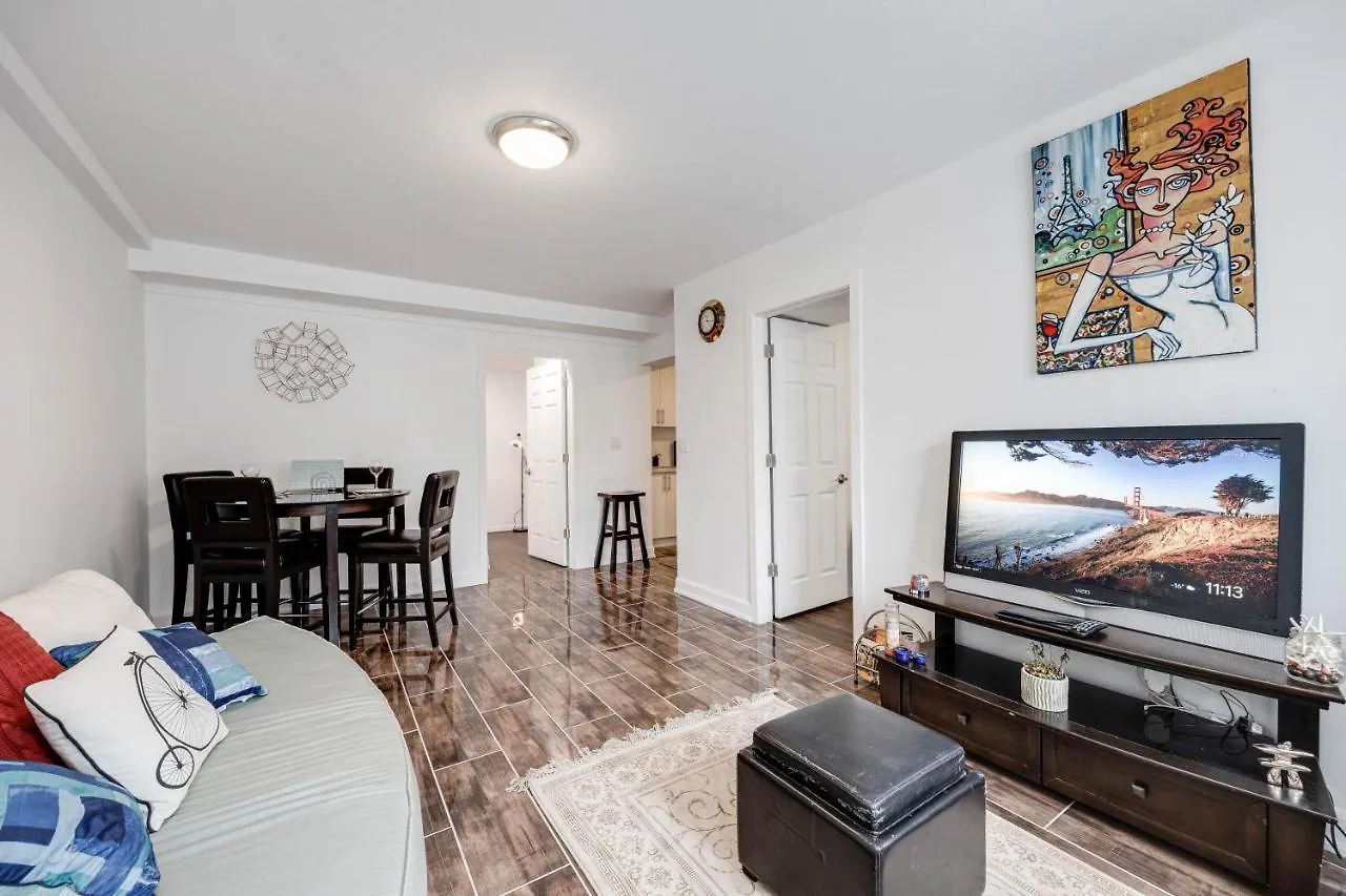 Bright Parkdale Court - Little Portugal W/ Free Parking Lejlighed Toronto