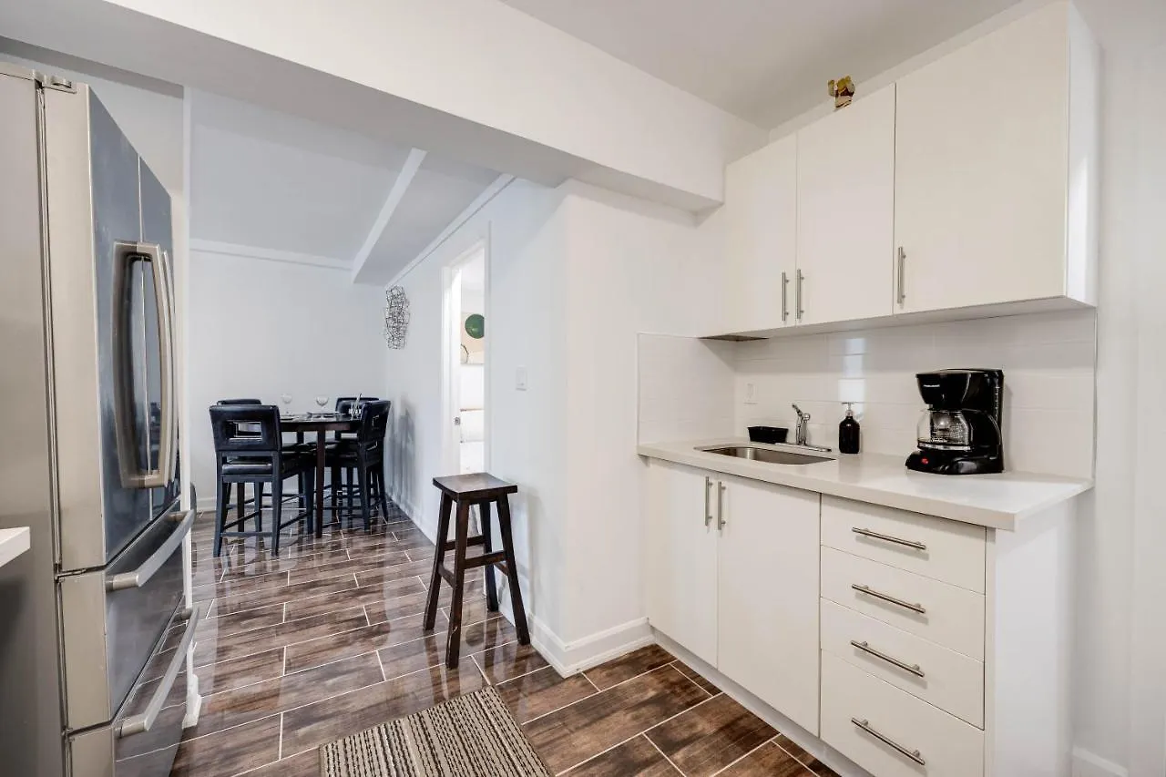 Bright Parkdale Court - Little Portugal W/ Free Parking Lejlighed Toronto
