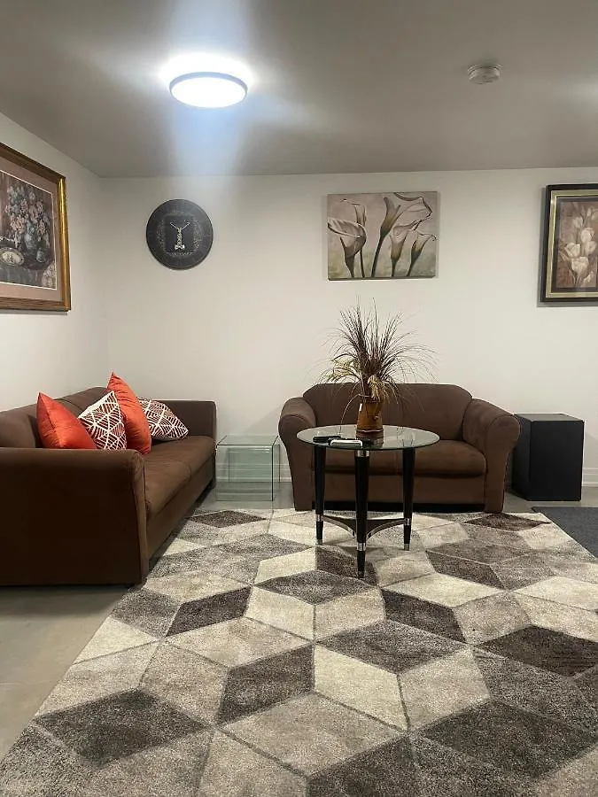 Bright Parkdale Court - Little Portugal W/ Free Parking Lejlighed Toronto