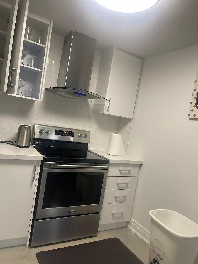 Bright Parkdale Court - Little Portugal W/ Free Parking Lejlighed Toronto
