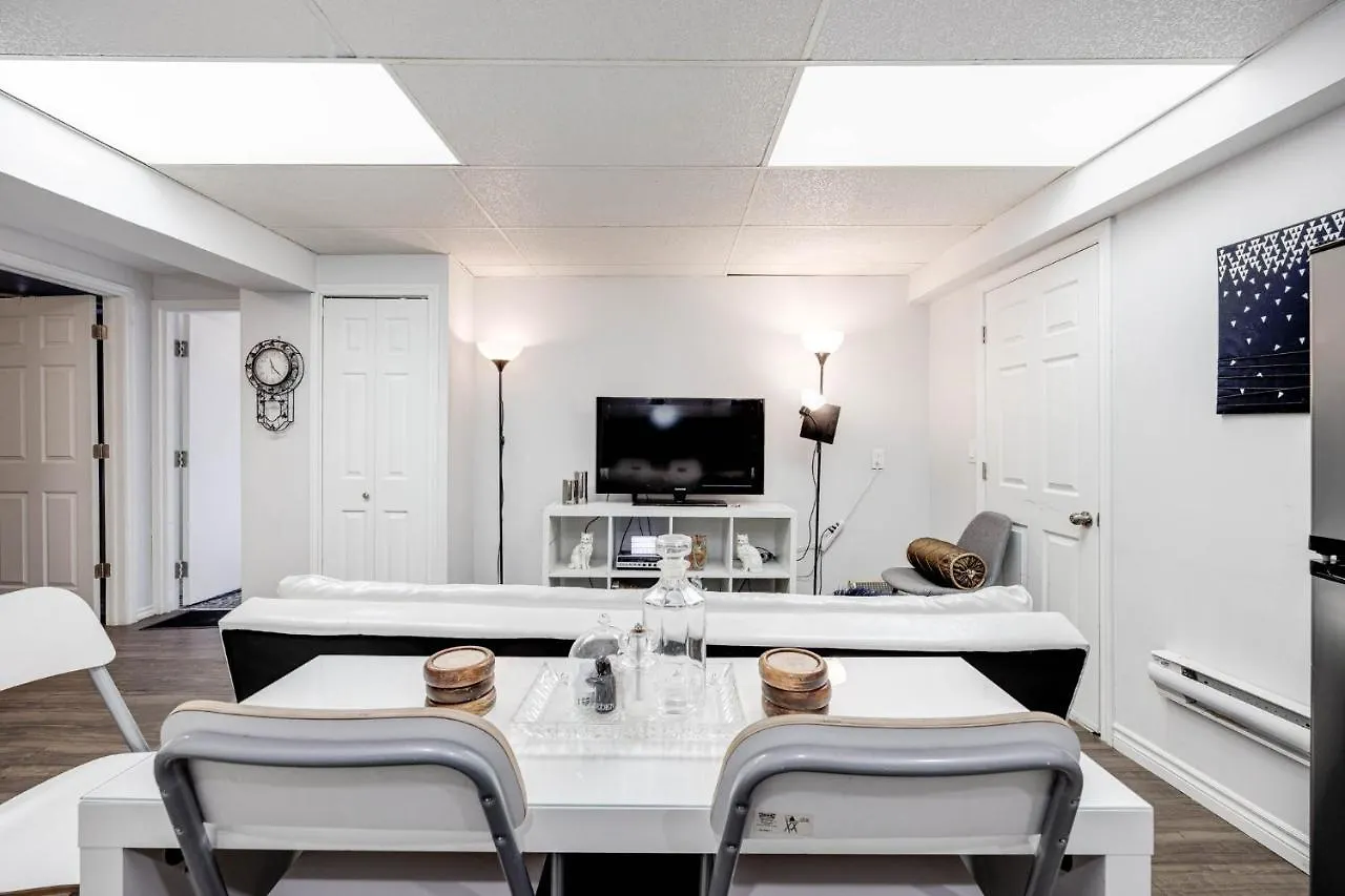 Bright Parkdale Court - Little Portugal W/ Free Parking Lejlighed Toronto