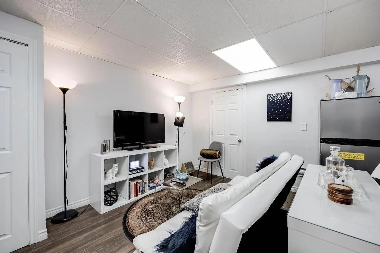 Bright Parkdale Court - Little Portugal W/ Free Parking Lejlighed Toronto 0*,