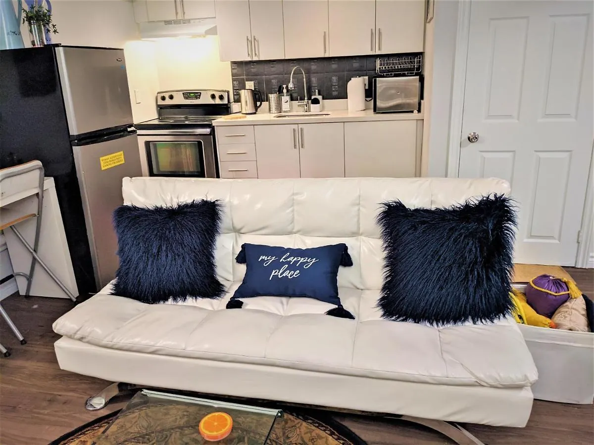 Bright Parkdale Court - Little Portugal W/ Free Parking Lejlighed Toronto 0*,  Canada