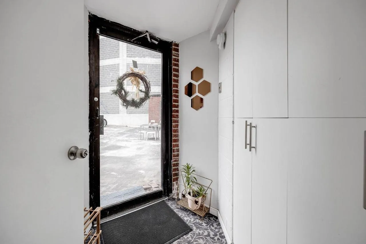Bright Parkdale Court - Little Portugal W/ Free Parking Lejlighed Toronto